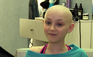 תרמה פעמיים שיער וחלתה בסרטן (צילום: החדשות)