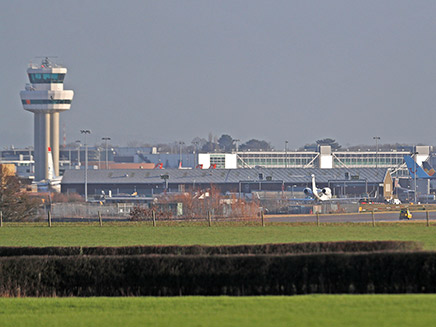 נמל התעופה גטוויק בלונדון, שבוע שעבר (צילום: רויטרס, חדשות)