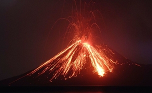 התפרצות הר הגעש באינדונזיה (צילום: Sky News, חדשות)