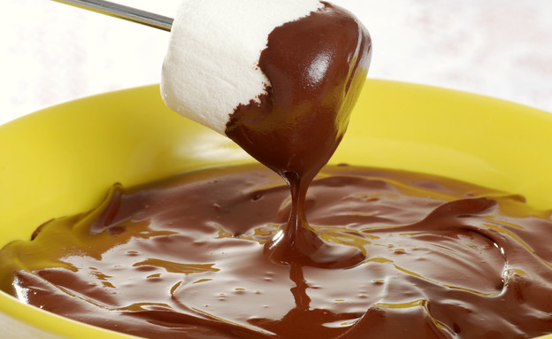 פונדו מרשמלו בשוקולד (צילום: istockphoto)