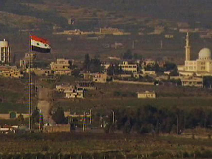 חצה את הגבול עם מצנח רחיפה, סוריה (ארכיו (צילום: חדשות 2)