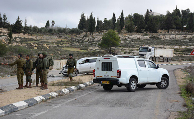 זירת הפיגוע בגבעת אסף (צילום: דוד מיכאל כהן/TPS, חדשות)