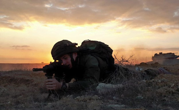 שריון וצנחנים מתאמנים לקו עזה (צילום: דובר צה''ל, באדיבות גרעיני החיילים)