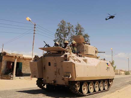 טנק של הצבא המצרי בסיני (צילום: AP, חדשות)