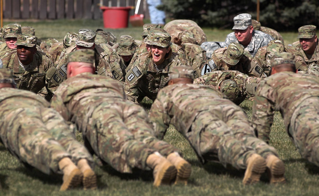 חיילים אמריקאיים בכושר (צילום: John Moore, gettyimages)