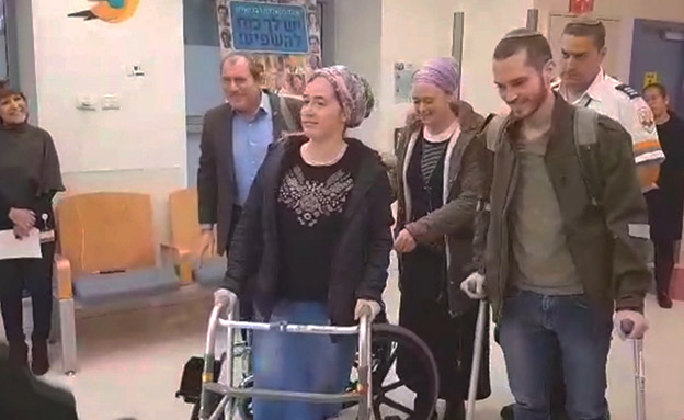 שירה איש-רן משתחררת מבית החולים (צילום: החדשות)