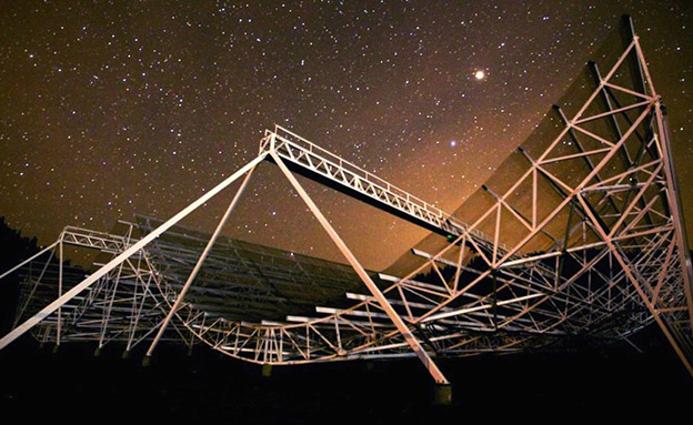 הטלסקופ ששימש לקליטת התפרצויות הרדיו המהירות (צילום: סקיי ניוז, חדשות)