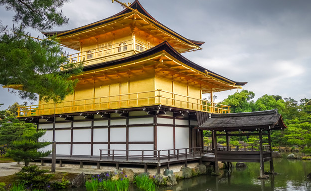 המקדש המוזהב בקיוטו, יפן (צילום: Daboost / Shutterstock.com)