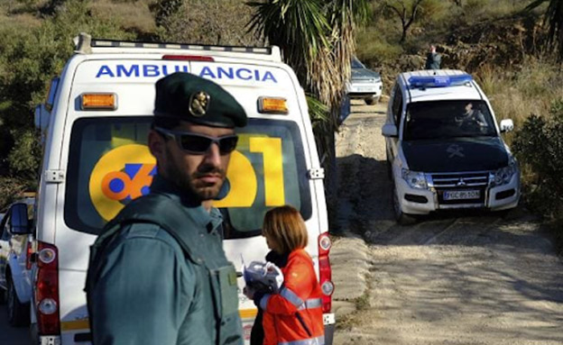 מאמצי חילוץ פעוט שנפל לבור בספרד (צילום: AP, חדשות)
