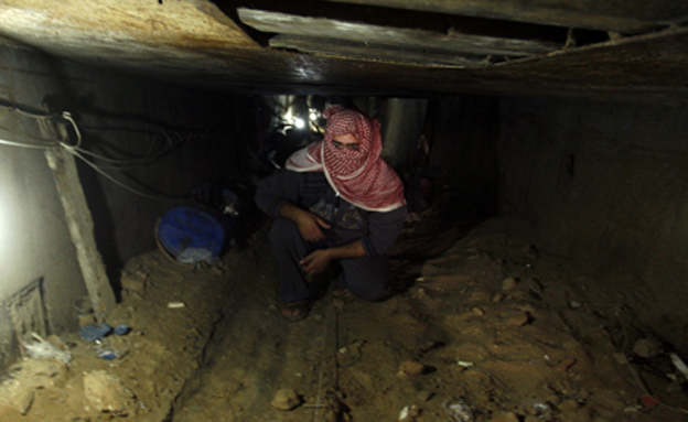 מבצע צוק איתן - מנהרות החמאס (צילום: פלאש 90 \ Abed Rahim Khatib, חדשות)