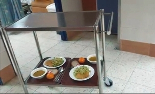 עגלת מזון בבית חולים (צילום: החדשות)