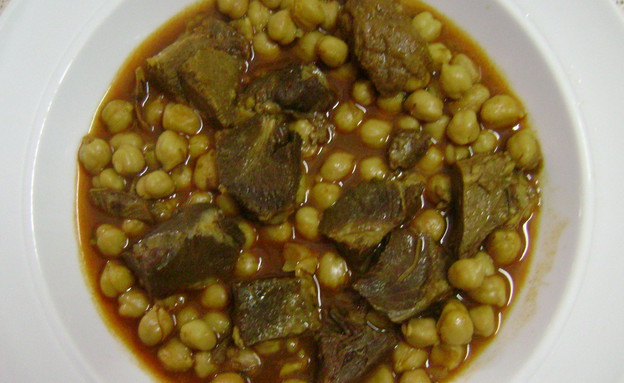 תבשיל בשר וגרגירי חומוס (צילום: סמדר וקנין)