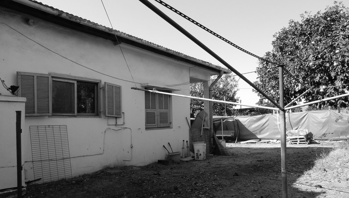 בית במושב, סטודיו הנקין שביט, חזית לפני השיפוץ