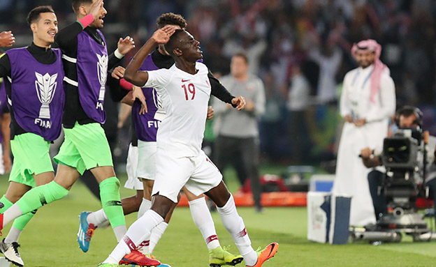 ניצחון סנסציוני לקטר, הערב