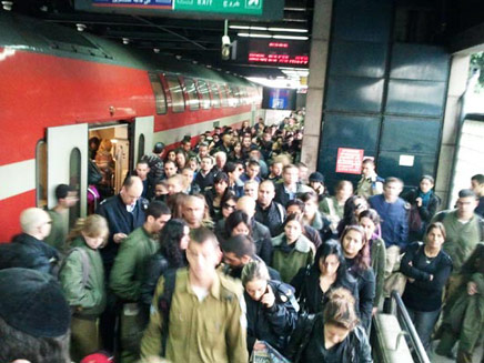 רכבת ישראל תפצה על איחורים (צילום: רוני בר-און, גלובס, חדשות)