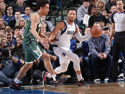 הבאקס ניצחו בדאלאס (צילום: Glenn James/NBAE via Getty Images) (צילום: ספורט 5)