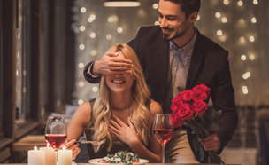 ערב רומנטי (צילום: George Rudy | Shutterstock)