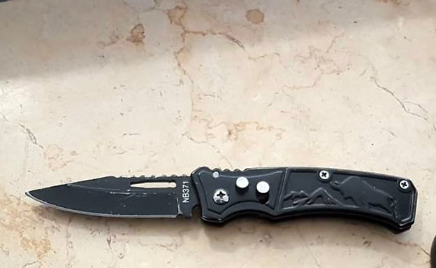הסכין שנמצאה על אחד החשודים (צילום: דוברות המשטרה, חדשות)