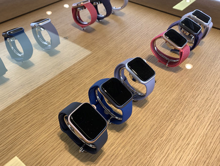 Apple Watch בחנות (צילום: ינון בן שושן, NEXTER)