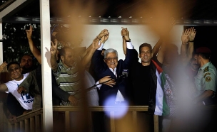 אבו-מאזן מברך אסירים משוחררים, ארכיון (צילום: רויטרס, חדשות)