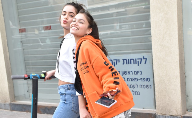 יעל שלביה ורומי פרנקל בתל אביב​ (צילום: צ'ינו פפראצי)