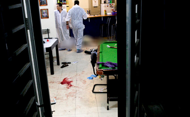 זירת הרצח בברנוער (ארכיון) (צילום: AP, חדשות)