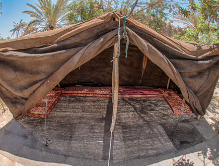 אוהל משפחתי (צילום: יוני גרינצר​)