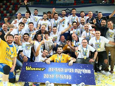 ראשל"צ. זכתה בגביע בפעם ה-11 (אלן שיבר) (צילום: ספורט 5)