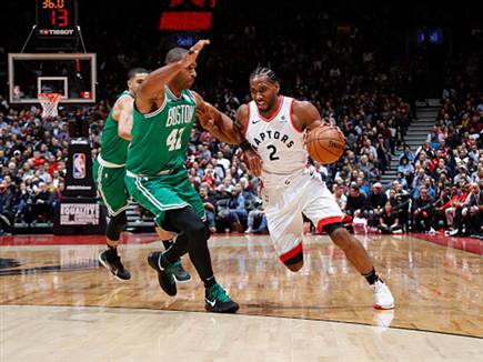 משחק חד צדדי בקנדה (צילום: Mark Blinch/NBAE via Getty Images) (צילום: ספורט 5)