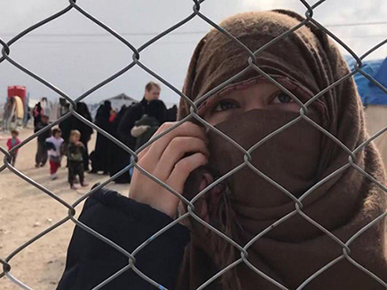 אזרחים אירופים במחנות הפליטים (צילום: sky news, חדשות)