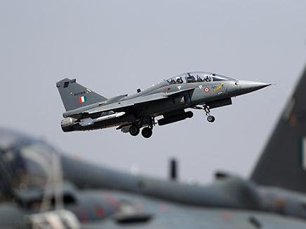 מטוסי קרב של חיל האוויר ההודי (צילום: AP, חדשות)