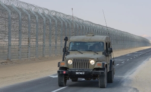 רכב צבאי על גבול מצרים (ארכיון) (צילום: לע"מ, חדשות)