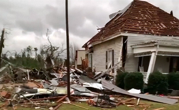 סופת הוריקן באלבמה (צילום: SCOTT FILLMER  רויטרס  ‎, חדשות)