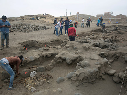 אתר החפירות בצפון פרו (צילום: רויטרס, חדשות)