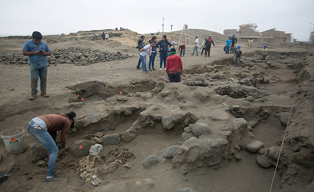 אתר החפירות בצפון פרו (צילום: רויטרס, חדשות)