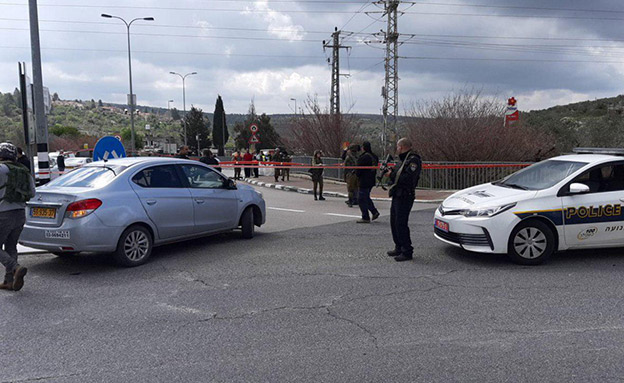 הרוג ושני פצועים קשה בפיגוע (צילום: איתן שוייבר/TPS, חדשות)