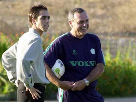 עם בניון כמאמן מכבי חיפה, לא רוצה לחזור כרגע (getty, RONI SCHUTZER (צילום: ספורט 5)