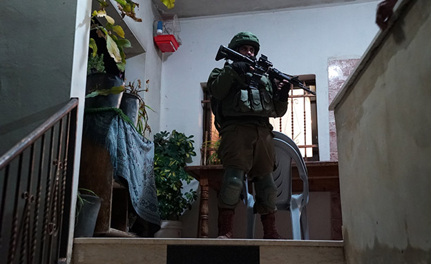 פשיטה על בית המחבל מאריאל (צילום: דובר צה"ל, חדשות)