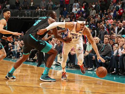 יש חיים בלי אמביד (צילום: Kent Smith/NBAE via Getty Images) (צילום: ספורט 5)