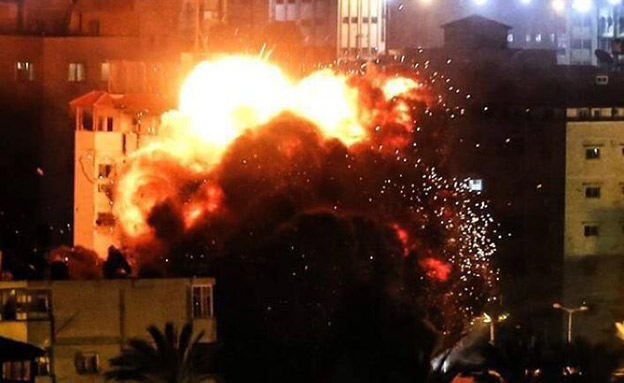 הפצצת לשכת הנייה (צילום: התקשורת הפלסטינית, חדשות)
