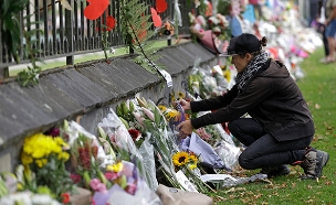 מתאבלים על הרצח בניו זילנד (צילום: AP, חדשות)
