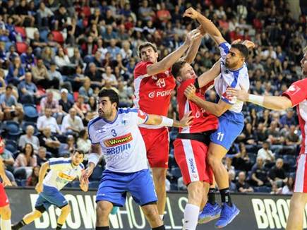 ניבו לוי עולה לשער מול פולין (הדר ואן קולא, איגוד הכדוריד)