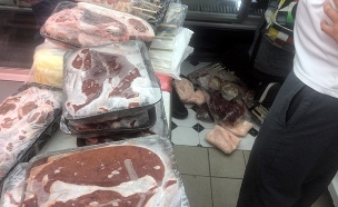 הבשר שנמצא בפשיטה (צילום: דוברות המשטרה, חדשות)