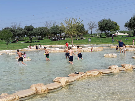 מנצלים את השבתון כדי לבלות בטבע