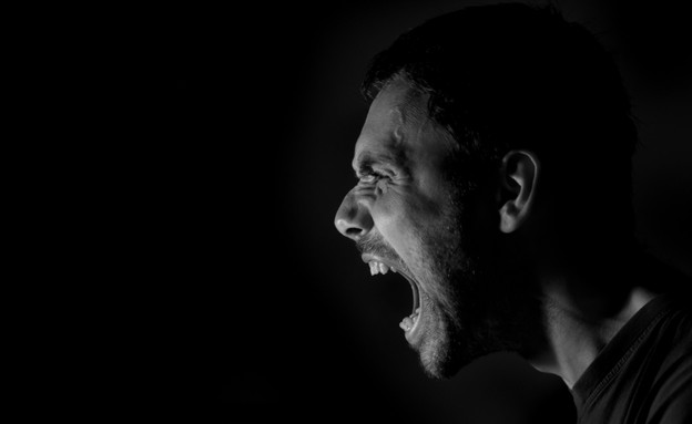 גבר כועס (צילום: Shutterstock)