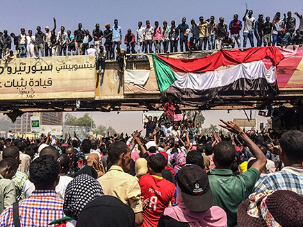 המהפכה בסודן ב-2019 (צילום: AP, חדשות)