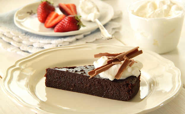 עוגת שוקולד לפסח 1 (צילום: חן שוקרון, אוכל טוב)