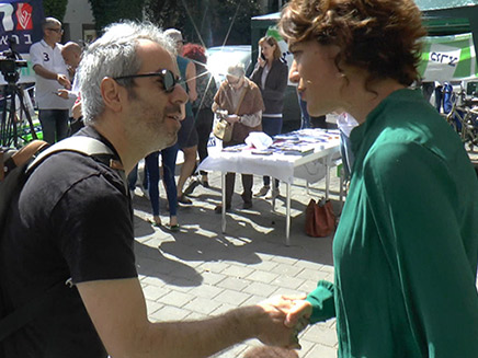 זנדברג מפשילה שרוולים