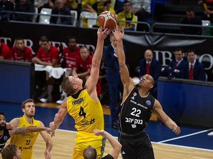 (FIBA) (צילום: ספורט 5)