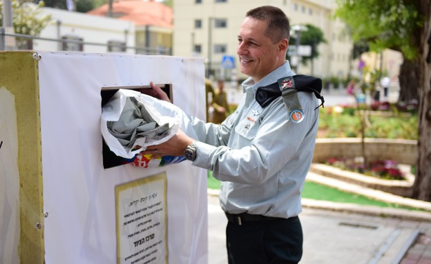 ממחזרים את מדי הקבע (צילום: באדיבות גרעיני החיילים)